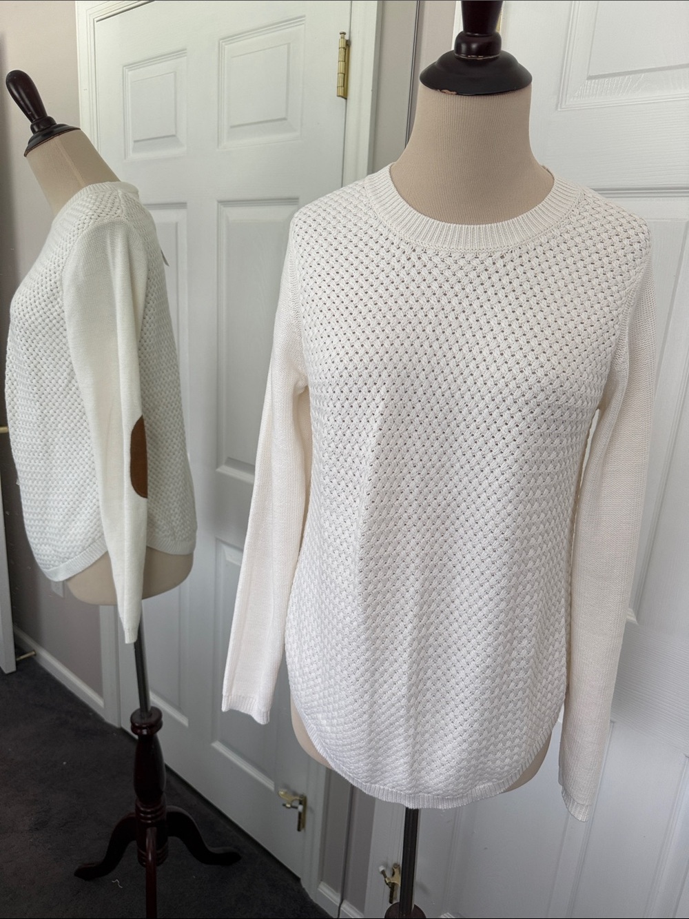 Lety & Me Josey Elbow Patch Cream Textured Crewneck Sweater S - Picture 3 of 16